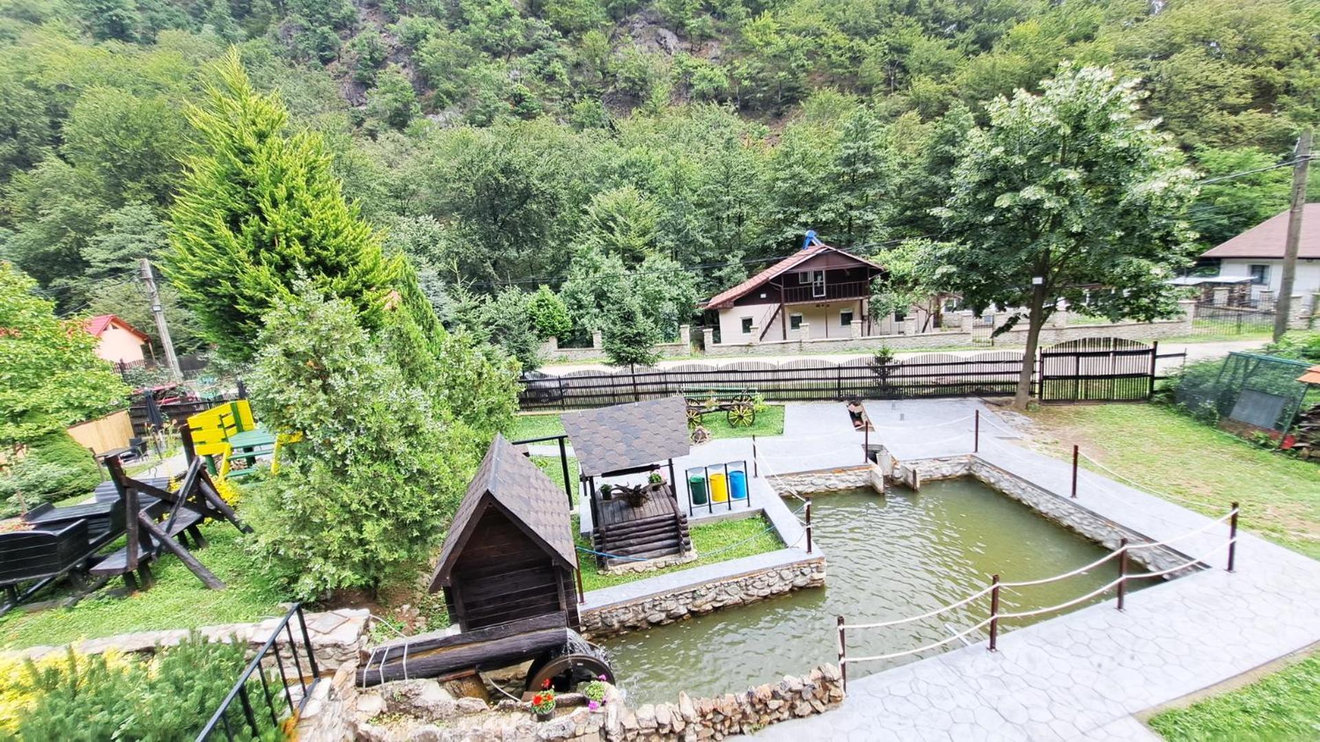Hanul Vanatorului Gureni Exteriér fotografie